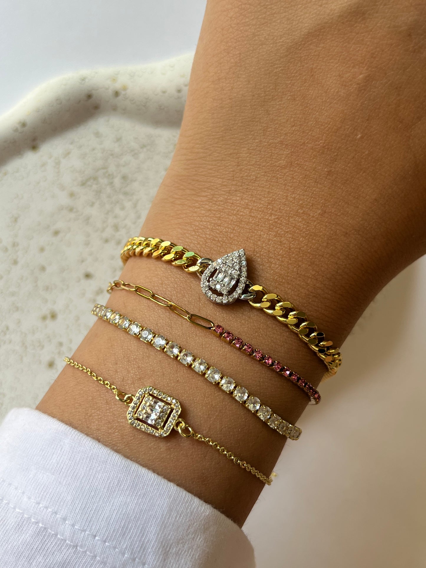 Half & half pink bracelet