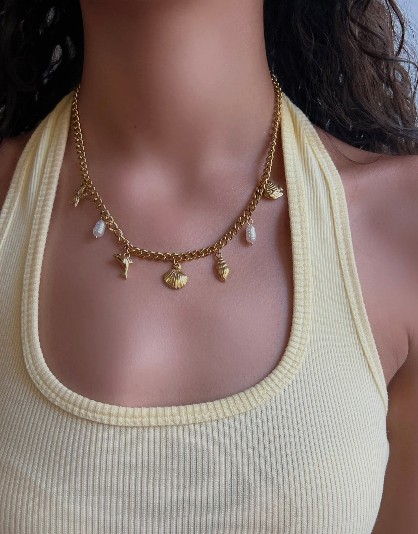 Pearls and shells necklace