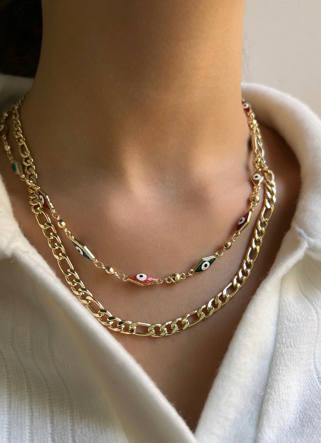 The triangular eye necklace