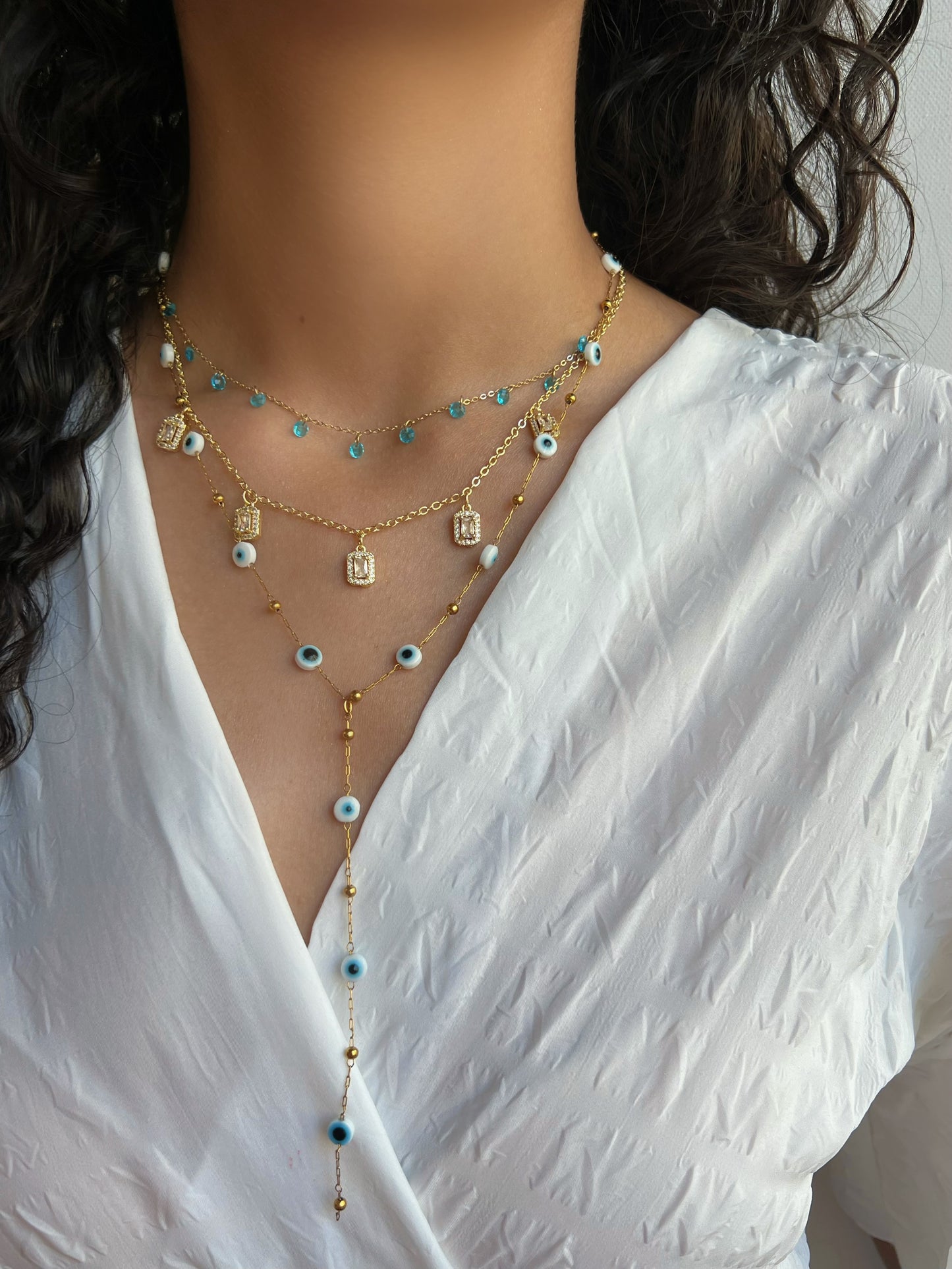 Blue eyes Y necklace