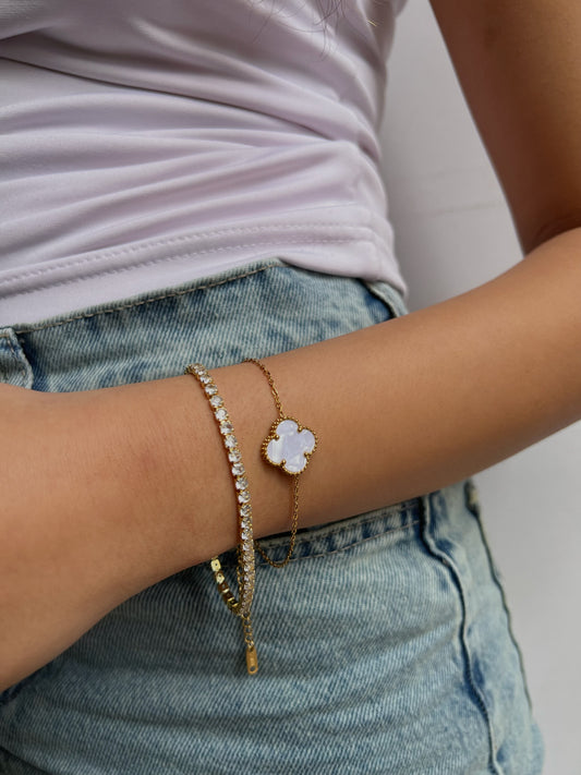 VC white pendant bracelet