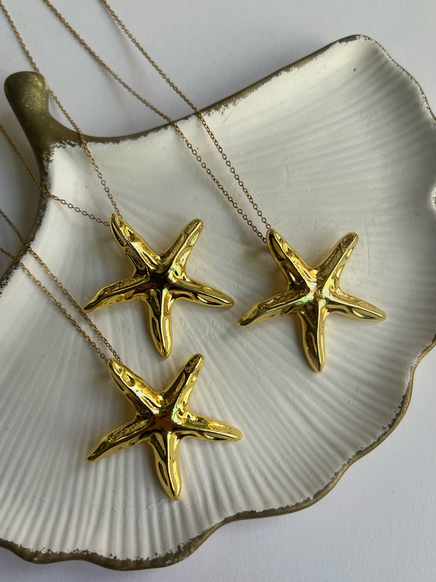 Starfish pendant necklace